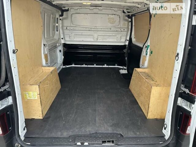 Белый Рено Трафик груз-пасс., объемом двигателя 1.6 л и пробегом 137 тыс. км за 14000 $, фото 20 на Automoto.ua