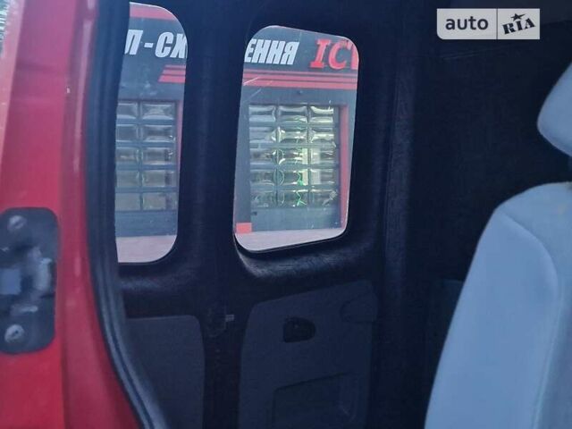 Красный Рено Трафик груз-пасс., объемом двигателя 1.9 л и пробегом 257 тыс. км за 7500 $, фото 8 на Automoto.ua