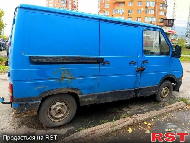 Рено Трафик груз-пасс., объемом двигателя 2.2 л и пробегом 1 тыс. км за 850 $, фото 9 на Automoto.ua