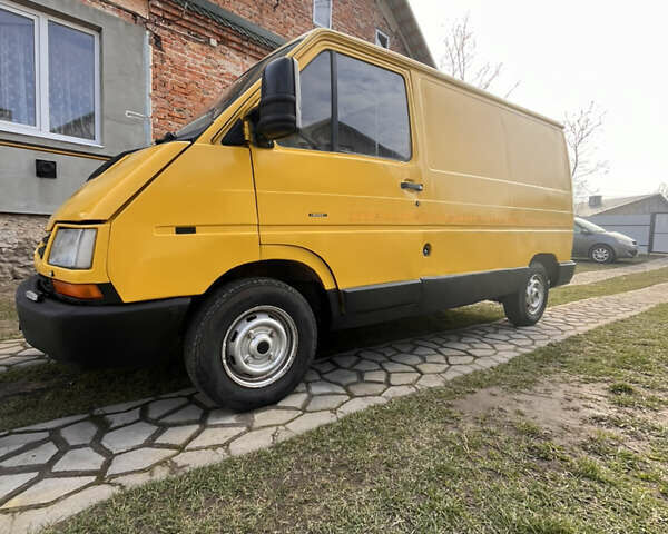 Рено Трафік вант-пас., об'ємом двигуна 1.9 л та пробігом 253 тис. км за 2800 $, фото 11 на Automoto.ua