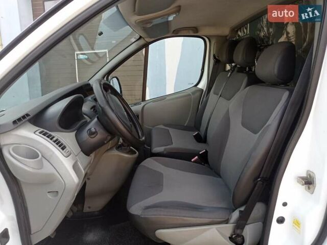 Рено Трафик груз-пасс., объемом двигателя 2 л и пробегом 251 тыс. км за 9500 $, фото 10 на Automoto.ua
