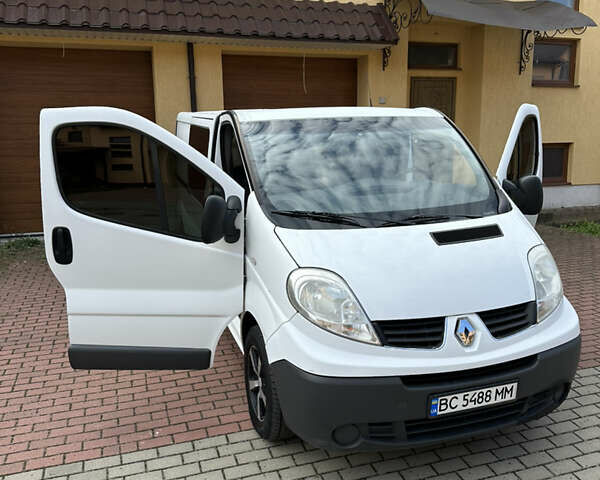 Рено Трафик груз-пасс., объемом двигателя 0 л и пробегом 238 тыс. км за 8700 $, фото 2 на Automoto.ua