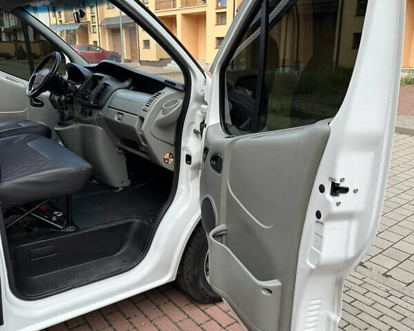 Рено Трафик груз-пасс., объемом двигателя 0 л и пробегом 238 тыс. км за 8700 $, фото 11 на Automoto.ua
