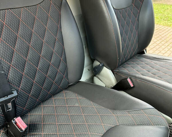 Рено Трафик груз-пасс., объемом двигателя 0 л и пробегом 238 тыс. км за 8700 $, фото 12 на Automoto.ua