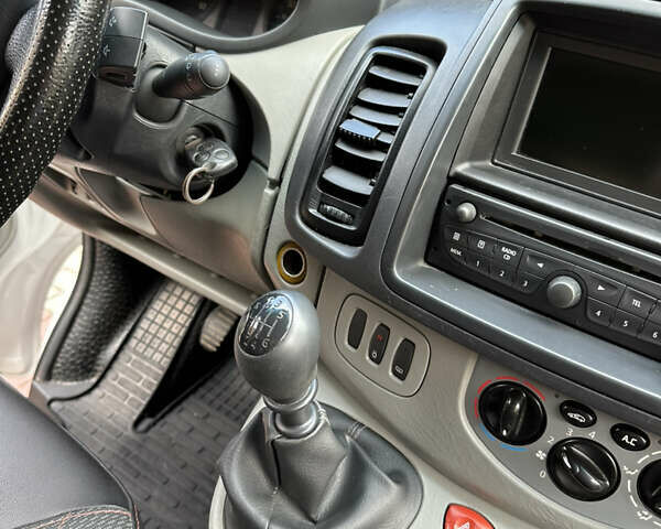 Рено Трафик груз-пасс., объемом двигателя 0 л и пробегом 238 тыс. км за 8700 $, фото 18 на Automoto.ua