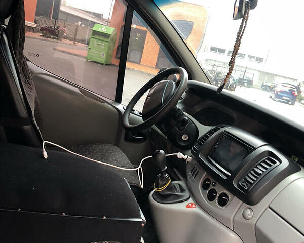 Рено Трафик груз-пасс., объемом двигателя 1.9 л и пробегом 350 тыс. км за 7850 $, фото 1 на Automoto.ua