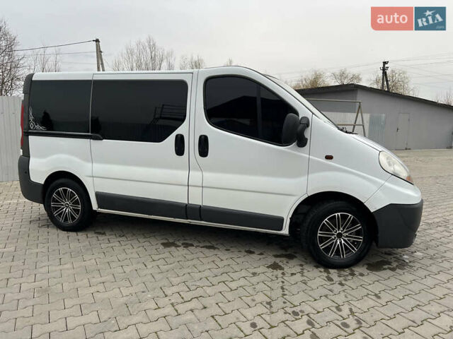 Рено Трафик груз-пасс., объемом двигателя 2 л и пробегом 223 тыс. км за 7800 $, фото 2 на Automoto.ua