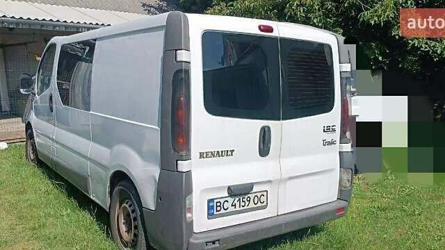 Рено Трафик груз-пасс., объемом двигателя 2.5 л и пробегом 303 тыс. км за 6700 $, фото 2 на Automoto.ua