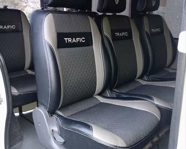 Рено Трафик груз-пасс., объемом двигателя 0 л и пробегом 138 тыс. км за 13800 $, фото 2 на Automoto.ua