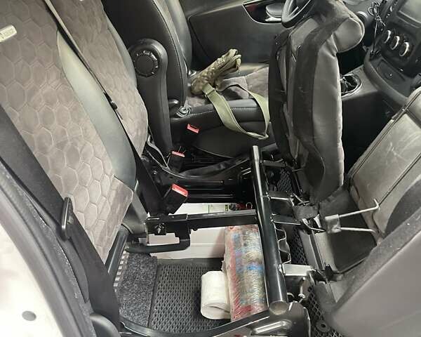 Рено Трафик груз-пасс., объемом двигателя 1.6 л и пробегом 220 тыс. км за 17100 $, фото 6 на Automoto.ua