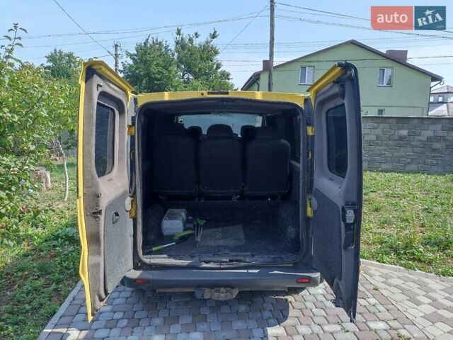 Жовтий Рено Трафік вант-пас., об'ємом двигуна 2.5 л та пробігом 432 тис. км за 7500 $, фото 4 на Automoto.ua