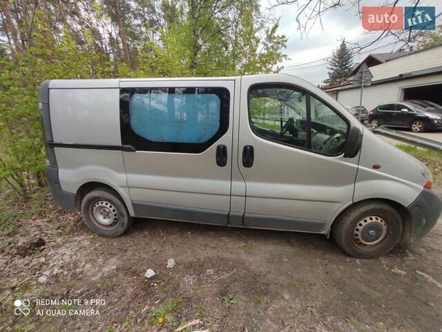 Серый Рено Трафик груз-пасс., объемом двигателя 1.87 л и пробегом 430 тыс. км за 6500 $, фото 3 на Automoto.ua