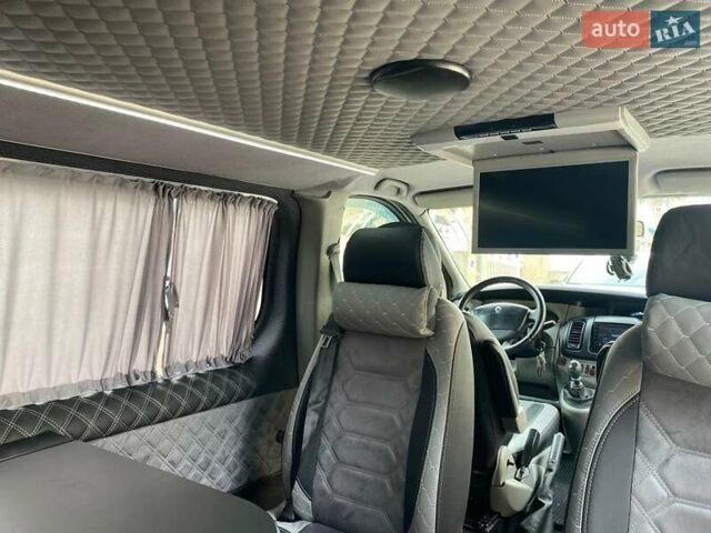Сірий Рено Трафік вант-пас., об'ємом двигуна 0 л та пробігом 230 тис. км за 14800 $, фото 2 на Automoto.ua