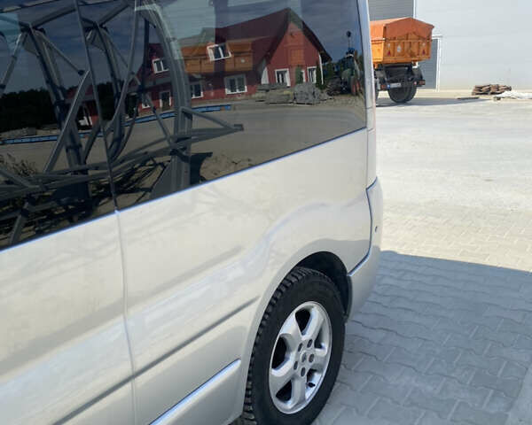 Серый Рено Трафик груз-пасс., объемом двигателя 2.5 л и пробегом 275 тыс. км за 17000 $, фото 6 на Automoto.ua