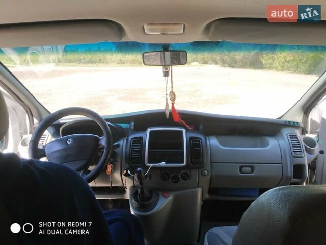 Серый Рено Трафик груз-пасс., объемом двигателя 0 л и пробегом 270 тыс. км за 14000 $, фото 7 на Automoto.ua