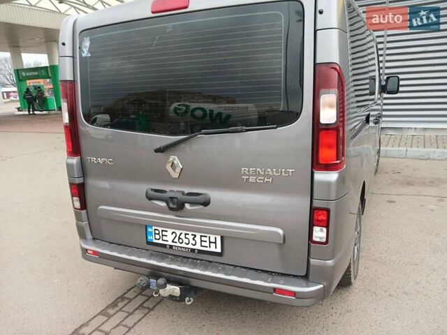 Серый Рено Трафик груз-пасс., объемом двигателя 1.6 л и пробегом 188 тыс. км за 16000 $, фото 8 на Automoto.ua