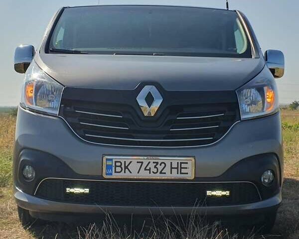 Сірий Рено Трафік вант-пас., об'ємом двигуна 1.6 л та пробігом 90 тис. км за 18490 $, фото 2 на Automoto.ua