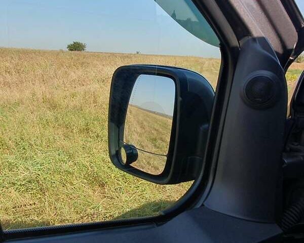 Сірий Рено Трафік вант-пас., об'ємом двигуна 1.6 л та пробігом 90 тис. км за 18490 $, фото 26 на Automoto.ua