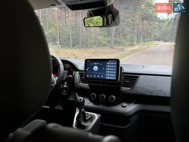 Серый Рено Трафик груз-пасс., объемом двигателя 2 л и пробегом 12 тыс. км за 42800 $, фото 56 на Automoto.ua