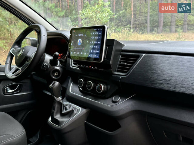 Серый Рено Трафик груз-пасс., объемом двигателя 2 л и пробегом 12 тыс. км за 42800 $, фото 51 на Automoto.ua