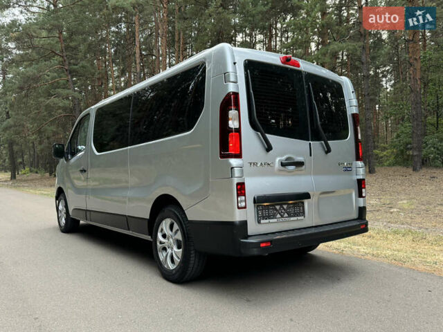 Серый Рено Трафик груз-пасс., объемом двигателя 2 л и пробегом 12 тыс. км за 42800 $, фото 10 на Automoto.ua
