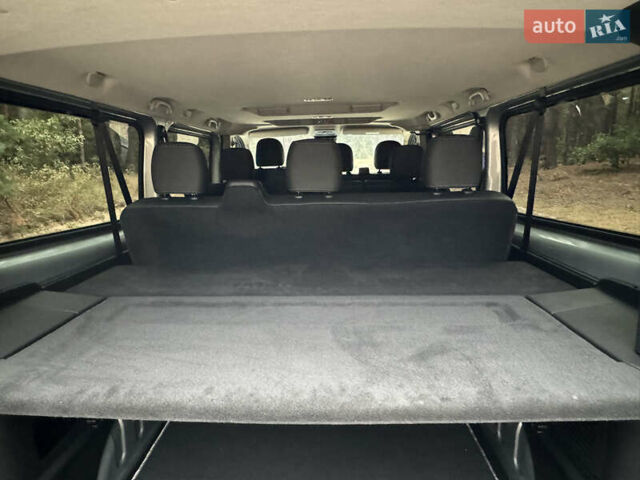 Серый Рено Трафик груз-пасс., объемом двигателя 2 л и пробегом 12 тыс. км за 42800 $, фото 68 на Automoto.ua