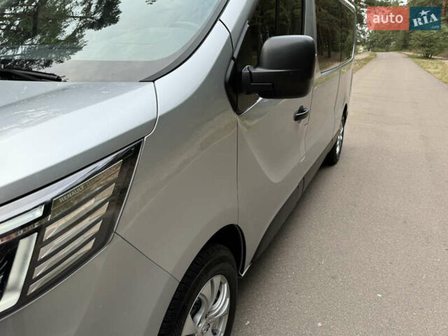 Серый Рено Трафик груз-пасс., объемом двигателя 2 л и пробегом 12 тыс. км за 42800 $, фото 30 на Automoto.ua