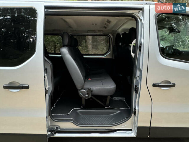 Серый Рено Трафик груз-пасс., объемом двигателя 2 л и пробегом 12 тыс. км за 42800 $, фото 53 на Automoto.ua