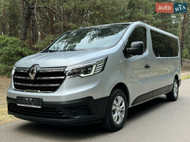 Серый Рено Трафик груз-пасс., объемом двигателя 2 л и пробегом 12 тыс. км за 42800 $, фото 6 на Automoto.ua