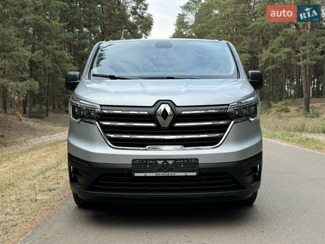 Серый Рено Трафик груз-пасс., объемом двигателя 2 л и пробегом 12 тыс. км за 42800 $, фото 4 на Automoto.ua