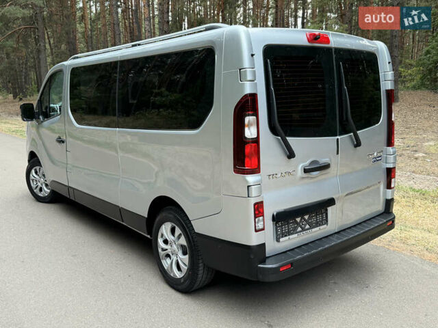 Серый Рено Трафик груз-пасс., объемом двигателя 2 л и пробегом 12 тыс. км за 42800 $, фото 73 на Automoto.ua