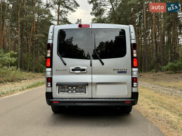 Серый Рено Трафик груз-пасс., объемом двигателя 2 л и пробегом 12 тыс. км за 42800 $, фото 12 на Automoto.ua