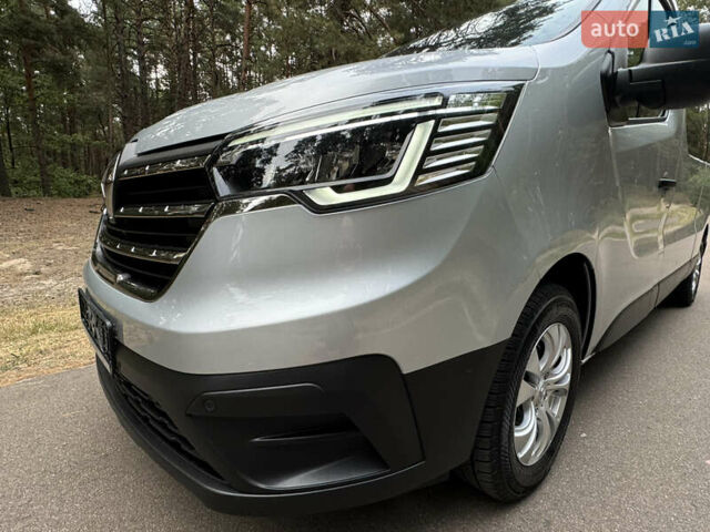 Серый Рено Трафик груз-пасс., объемом двигателя 2 л и пробегом 12 тыс. км за 42800 $, фото 27 на Automoto.ua