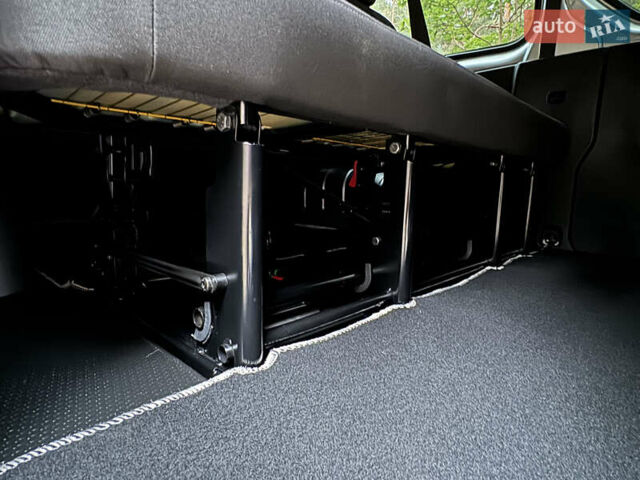 Серый Рено Трафик груз-пасс., объемом двигателя 2 л и пробегом 12 тыс. км за 42800 $, фото 62 на Automoto.ua