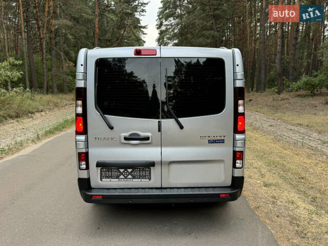 Серый Рено Трафик груз-пасс., объемом двигателя 2 л и пробегом 12 тыс. км за 42800 $, фото 11 на Automoto.ua