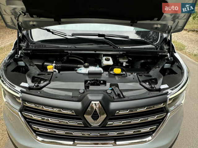 Серый Рено Трафик груз-пасс., объемом двигателя 2 л и пробегом 12 тыс. км за 42800 $, фото 78 на Automoto.ua