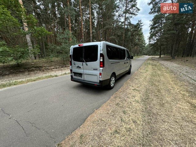 Серый Рено Трафик груз-пасс., объемом двигателя 2 л и пробегом 12 тыс. км за 42800 $, фото 75 на Automoto.ua