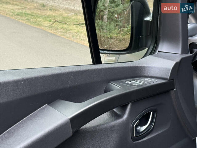 Серый Рено Трафик груз-пасс., объемом двигателя 2 л и пробегом 12 тыс. км за 42800 $, фото 41 на Automoto.ua