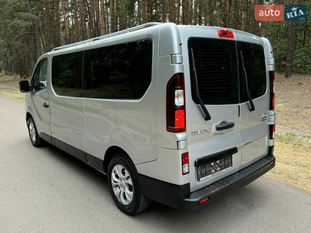 Серый Рено Трафик груз-пасс., объемом двигателя 2 л и пробегом 12 тыс. км за 42800 $, фото 9 на Automoto.ua