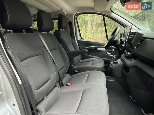 Серый Рено Трафик груз-пасс., объемом двигателя 2 л и пробегом 12 тыс. км за 42800 $, фото 50 на Automoto.ua