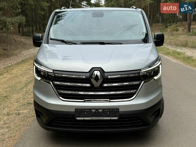 Серый Рено Трафик груз-пасс., объемом двигателя 2 л и пробегом 12 тыс. км за 42800 $, фото 35 на Automoto.ua