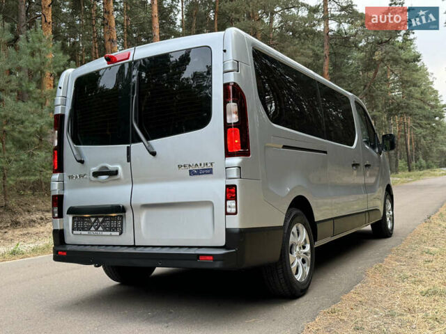 Серый Рено Трафик груз-пасс., объемом двигателя 2 л и пробегом 12 тыс. км за 42800 $, фото 14 на Automoto.ua