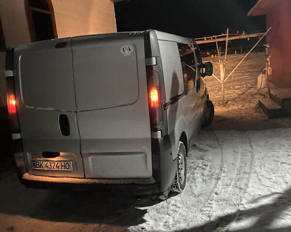 Серый Рено Трафик груз-пасс., объемом двигателя 1.9 л и пробегом 396 тыс. км за 5500 $, фото 17 на Automoto.ua