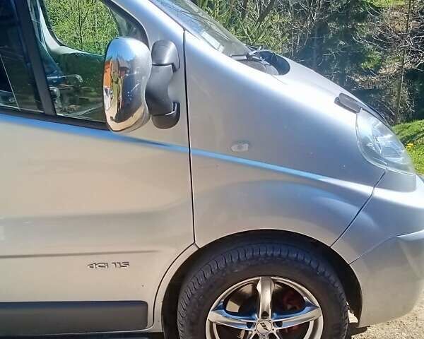 Серый Рено Трафик груз-пасс., объемом двигателя 2 л и пробегом 320 тыс. км за 11800 $, фото 9 на Automoto.ua