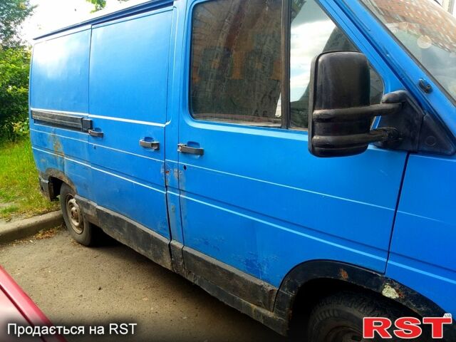 Синій Рено Трафік вант-пас., об'ємом двигуна 2.2 л та пробігом 240 тис. км за 700 $, фото 4 на Automoto.ua
