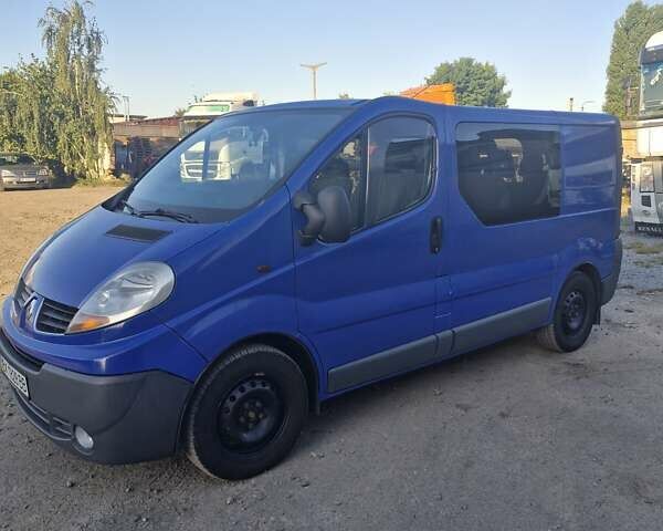 Синий Рено Трафик груз-пасс., объемом двигателя 0 л и пробегом 384 тыс. км за 7700 $, фото 1 на Automoto.ua