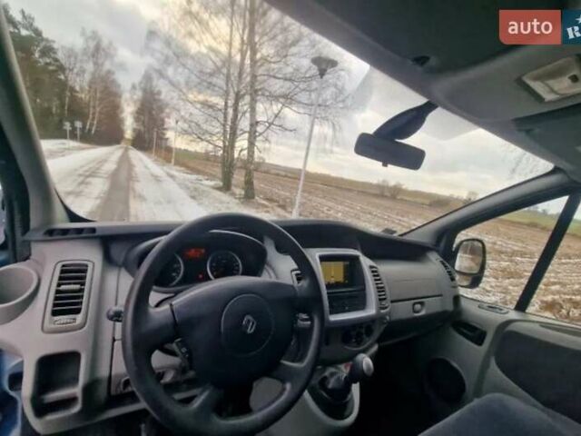 Синий Рено Трафик груз-пасс., объемом двигателя 2 л и пробегом 195 тыс. км за 9100 $, фото 7 на Automoto.ua