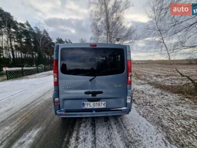 Синий Рено Трафик груз-пасс., объемом двигателя 2 л и пробегом 195 тыс. км за 9100 $, фото 5 на Automoto.ua