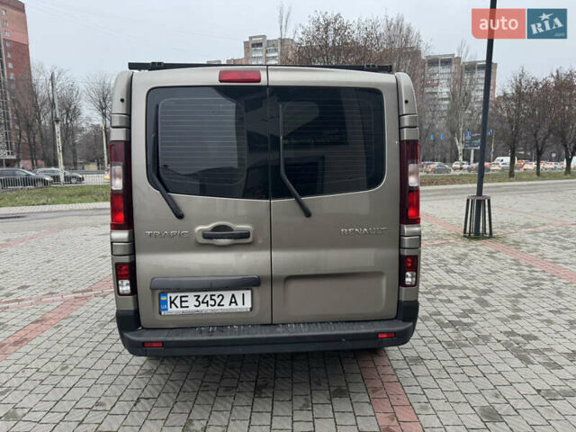 Коричневый Рено Трафик, объемом двигателя 1.6 л и пробегом 215 тыс. км за 13400 $, фото 5 на Automoto.ua