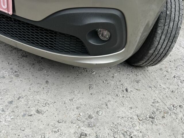 Коричневый Рено Трафик, объемом двигателя 1.6 л и пробегом 212 тыс. км за 14500 $, фото 2 на Automoto.ua